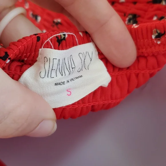 Sienna Sky women's S Red dress with button and ruffle detail - Picture 8 of 10